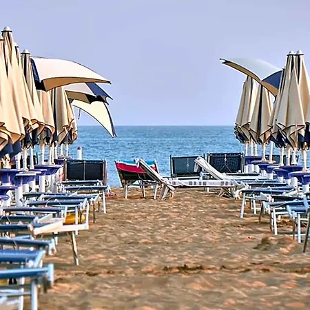 Hotel Cozy With Private Garden In A Quiet Area By Beahost Bibione